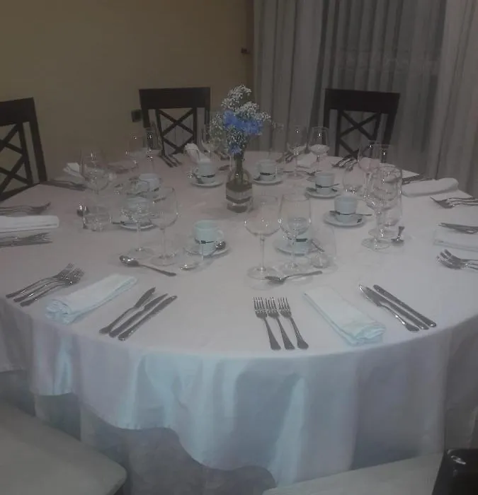 Hostal Restaurante Pacos-1