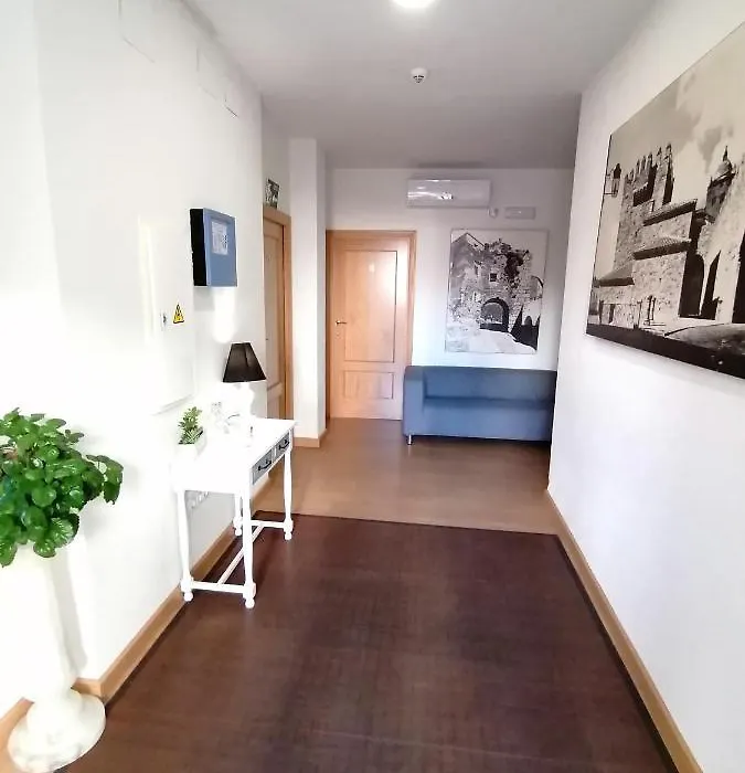 Hostal Hernan Cortes-1