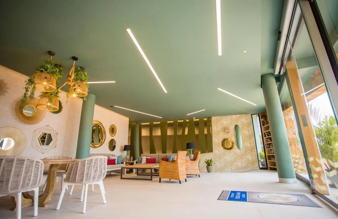 Amadores Beach Apartments-1