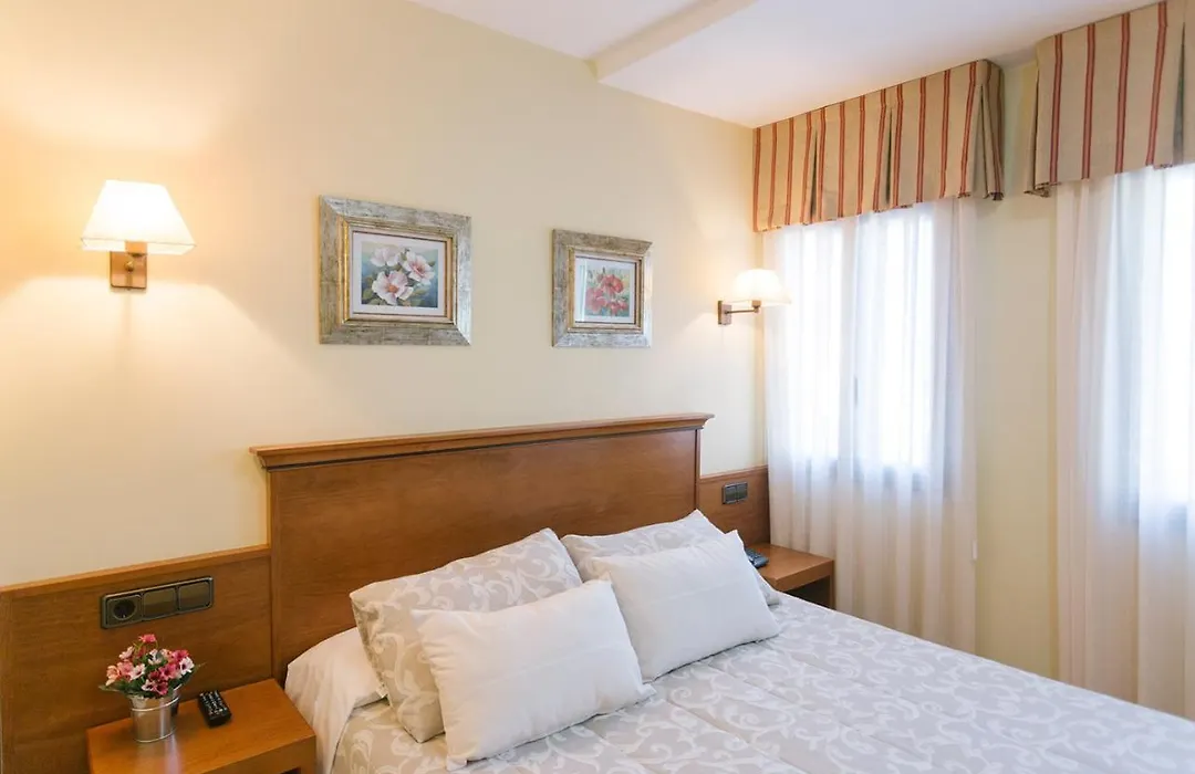 Hotel O Castro-1
