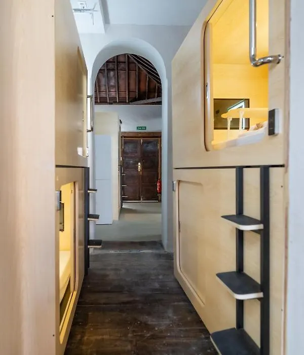 Hostelit-1