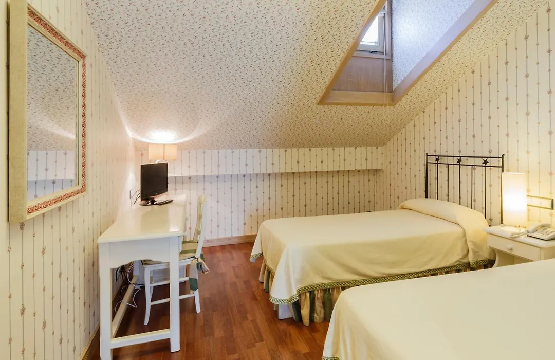 Hotel Azofra-1