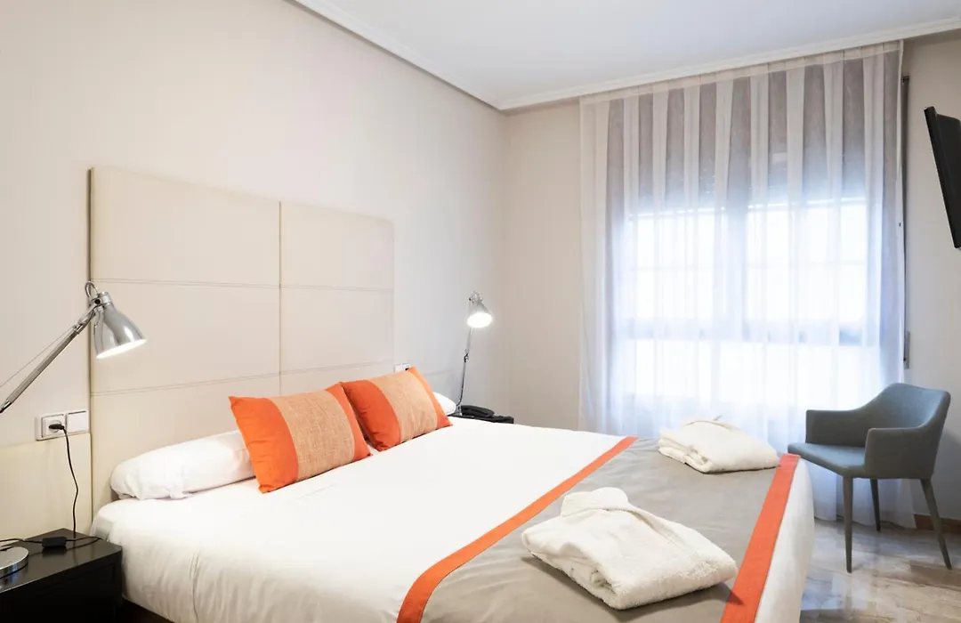 Aparthotel Los Girasoles-1
