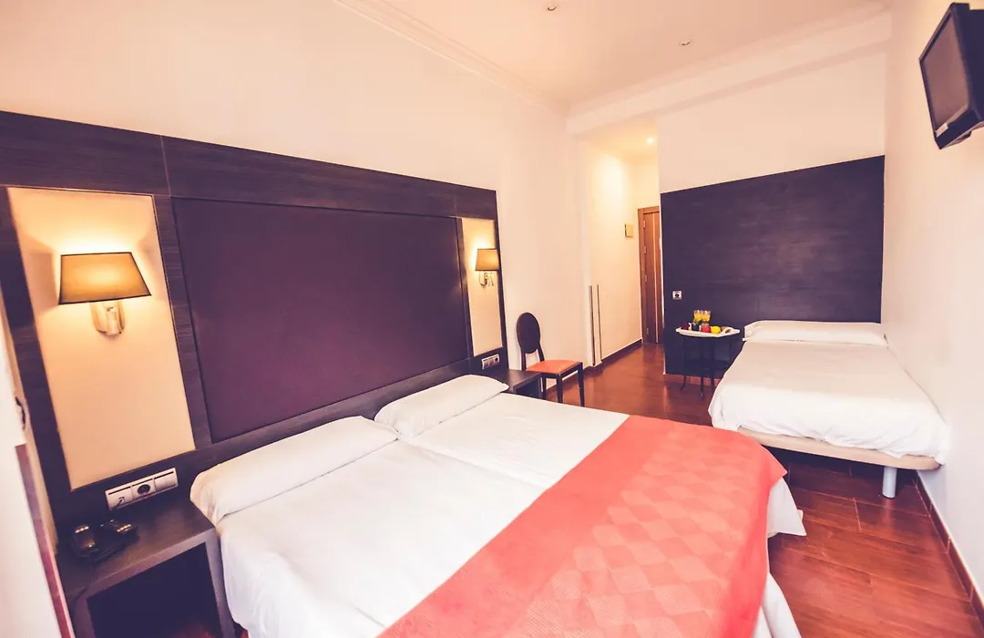Hostal Sol Los Angeles-1