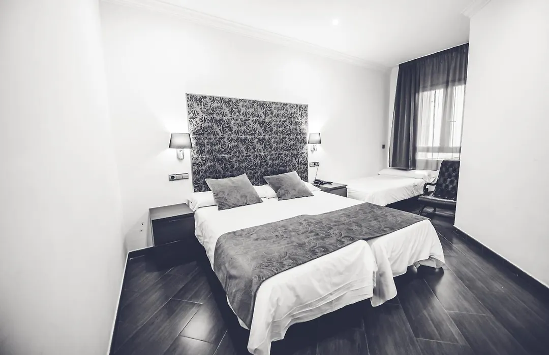 Hostal Sol Los Angeles-1