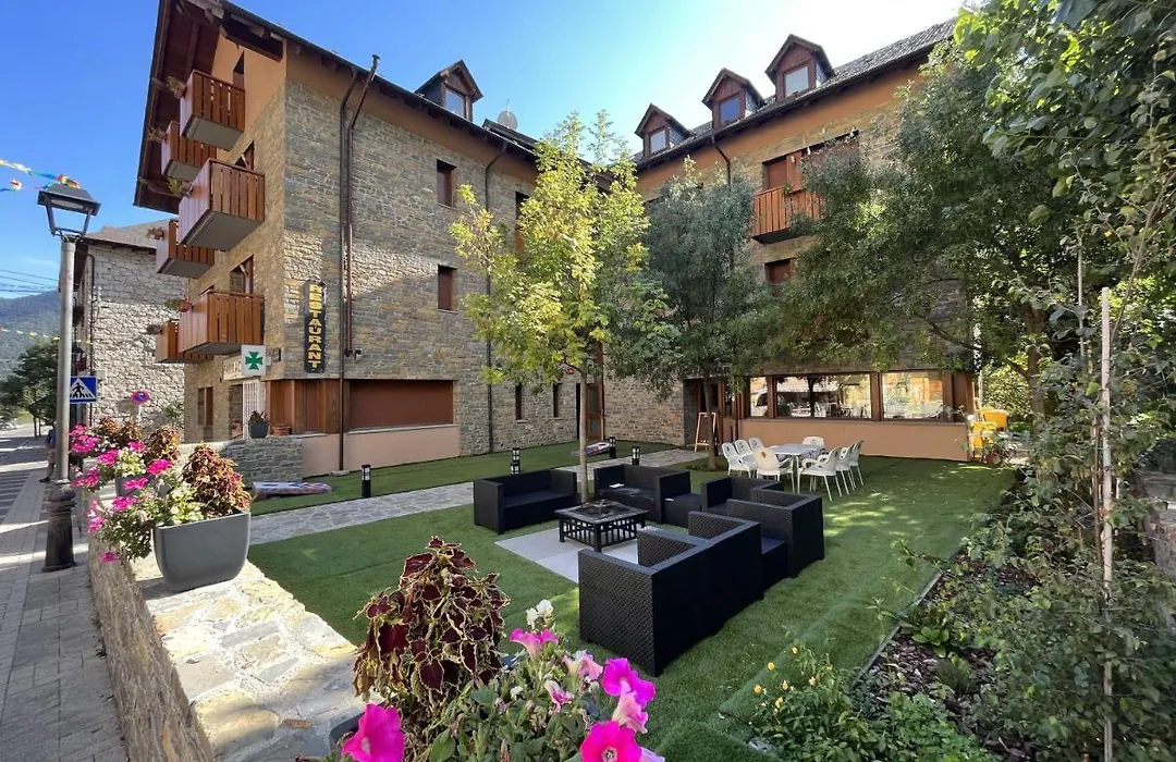 Hotel Els Encantats-1