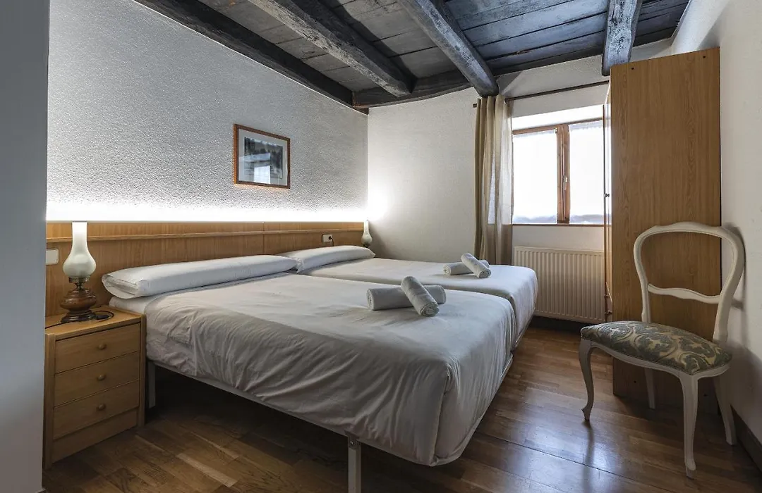 Hostal Etxeberri-1