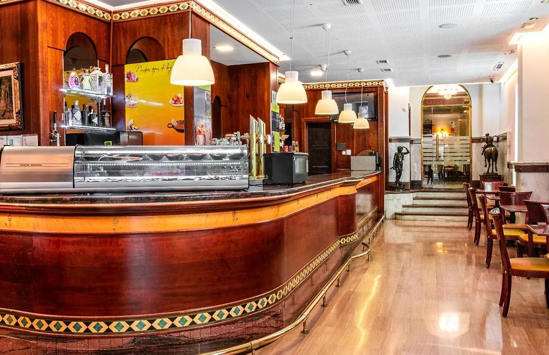 Hotel Reina Cristina-1