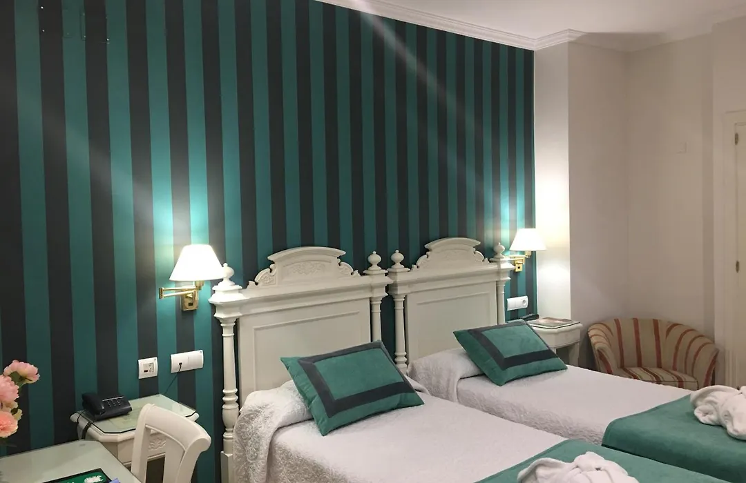 Adriano Boutique Sevilla-1