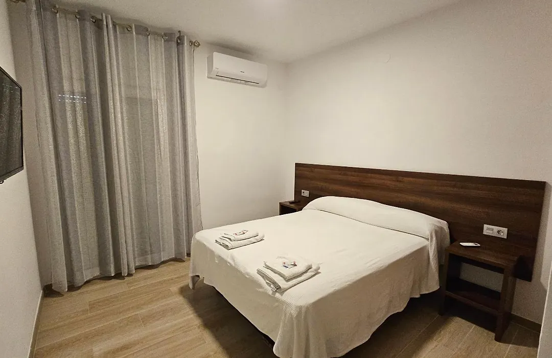 Hostal Restaurante el cruce-1