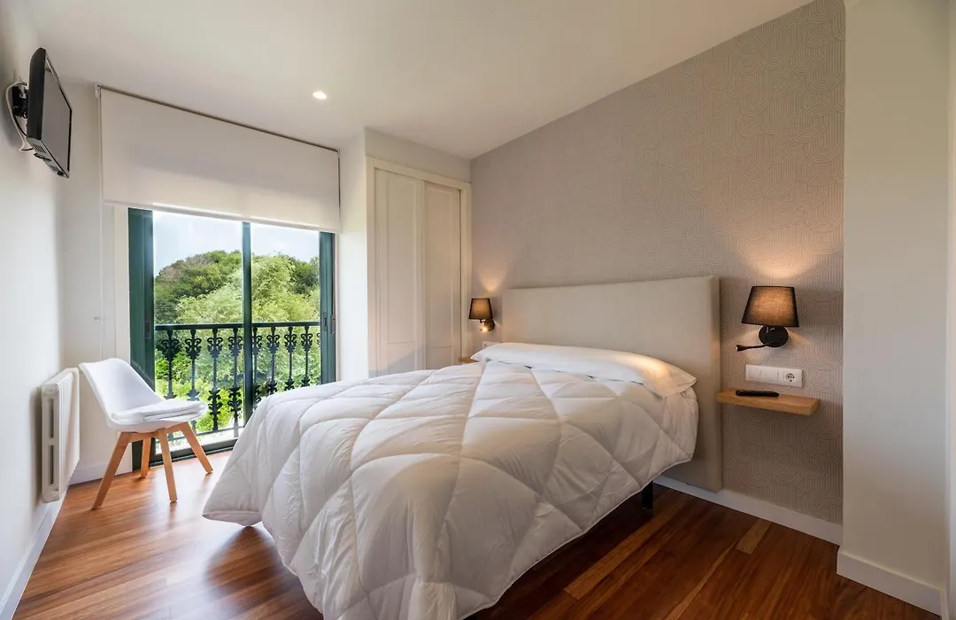 Hostal Devesas-1