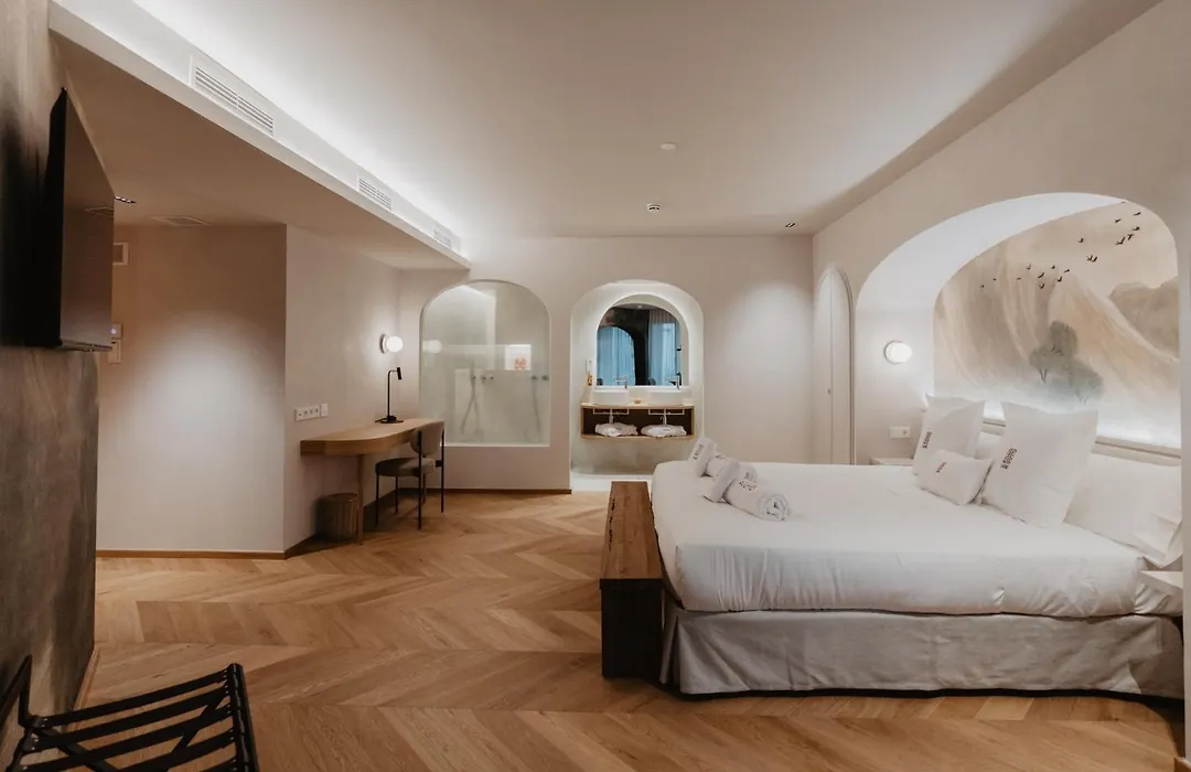 Hotel Petit Luxe-1