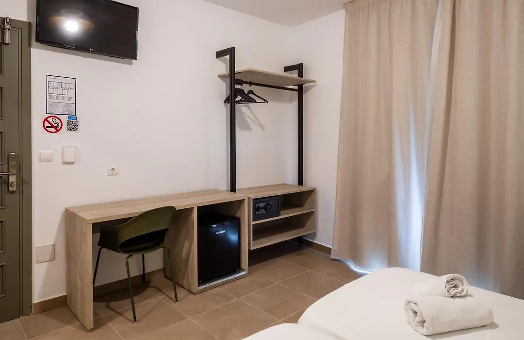 Hostal Alicante-1