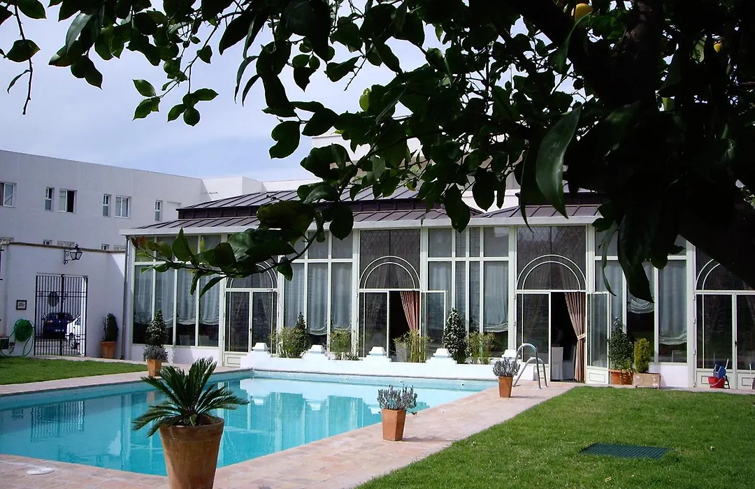 Hotel Oasis-1