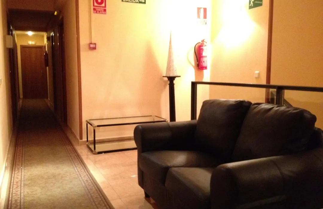 Hostal Aeropuerto-1