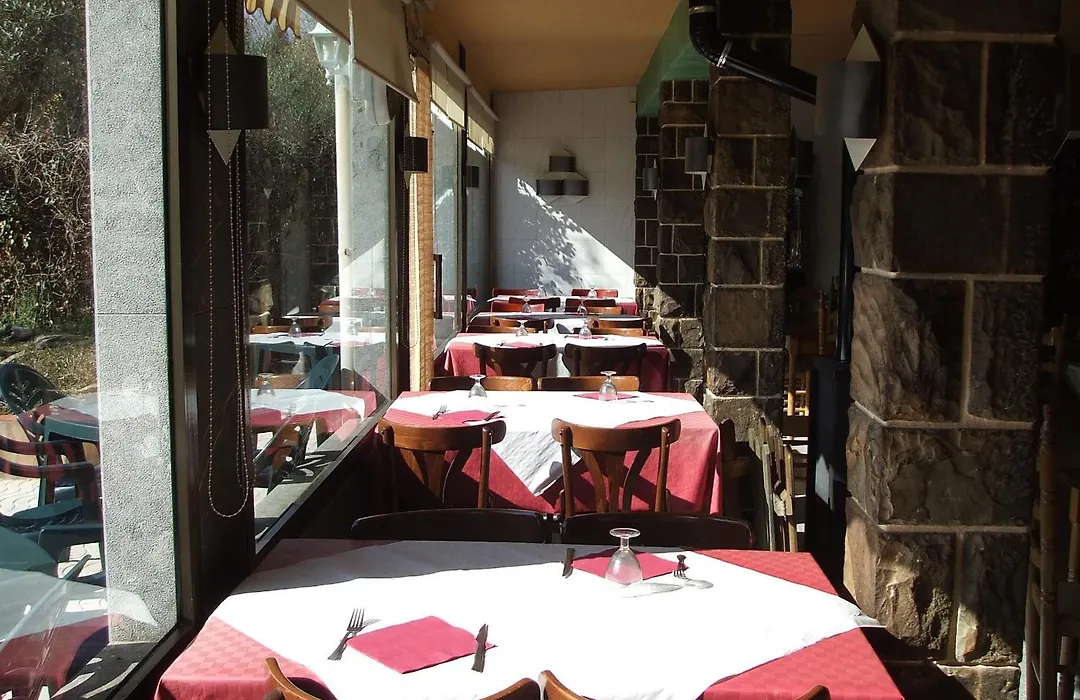 Hostal Mont-Rock-1