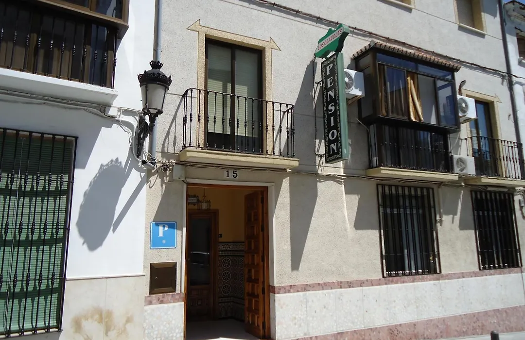 Hostal Los Claveles-1