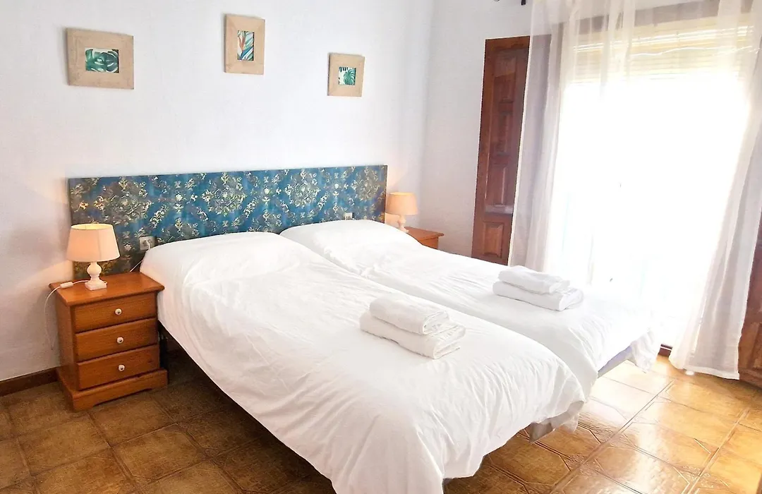 LA CASA DE ABUELA Habitaciones con baño compartido en el casco histórico de Frigiliana sólo adultos-1
