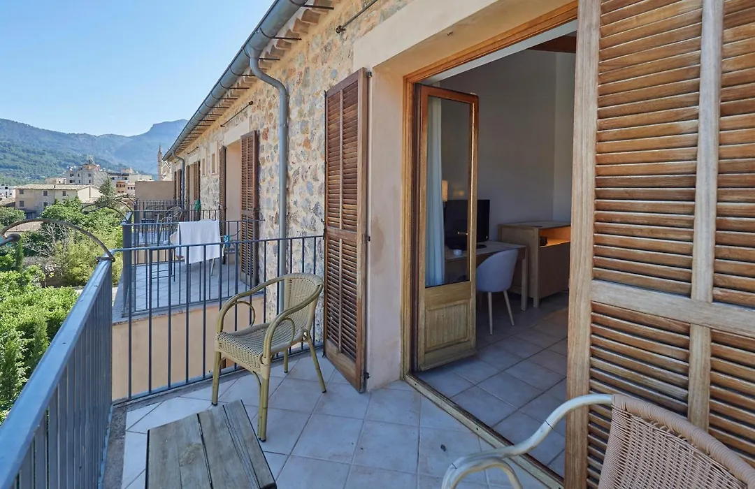 Hotel Ca'L Bisbe-1