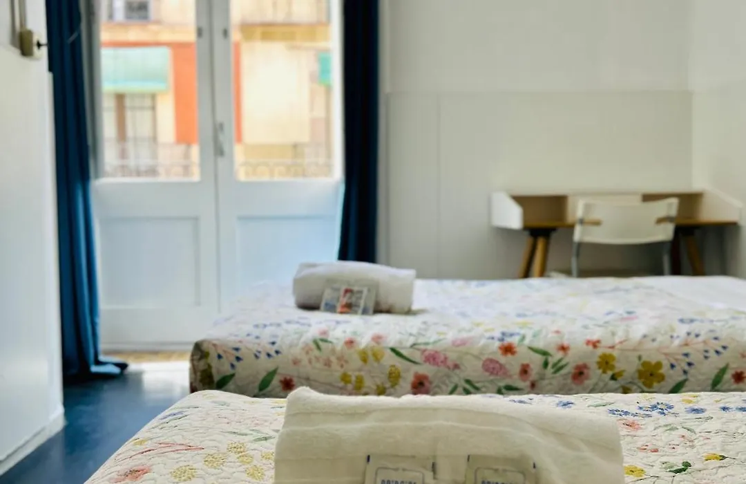 Central And Basic Universitat For Young Hostel-1