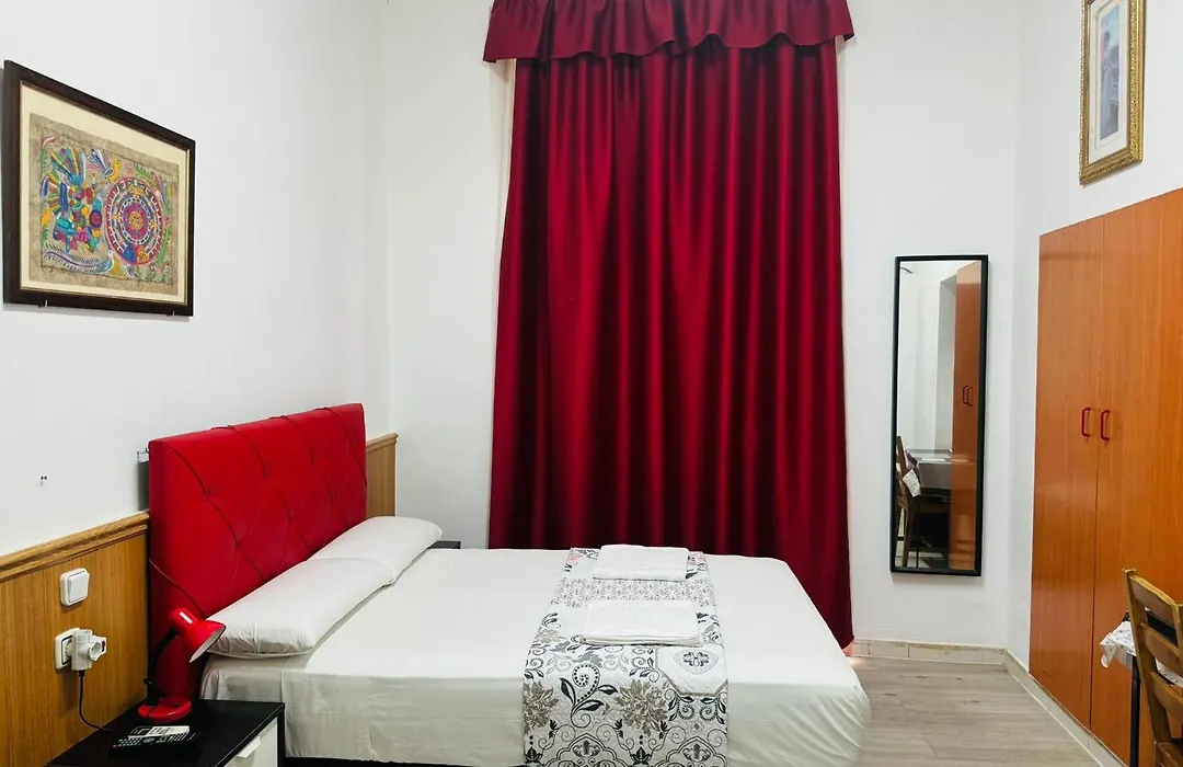 Hostal Mont Thabor-1