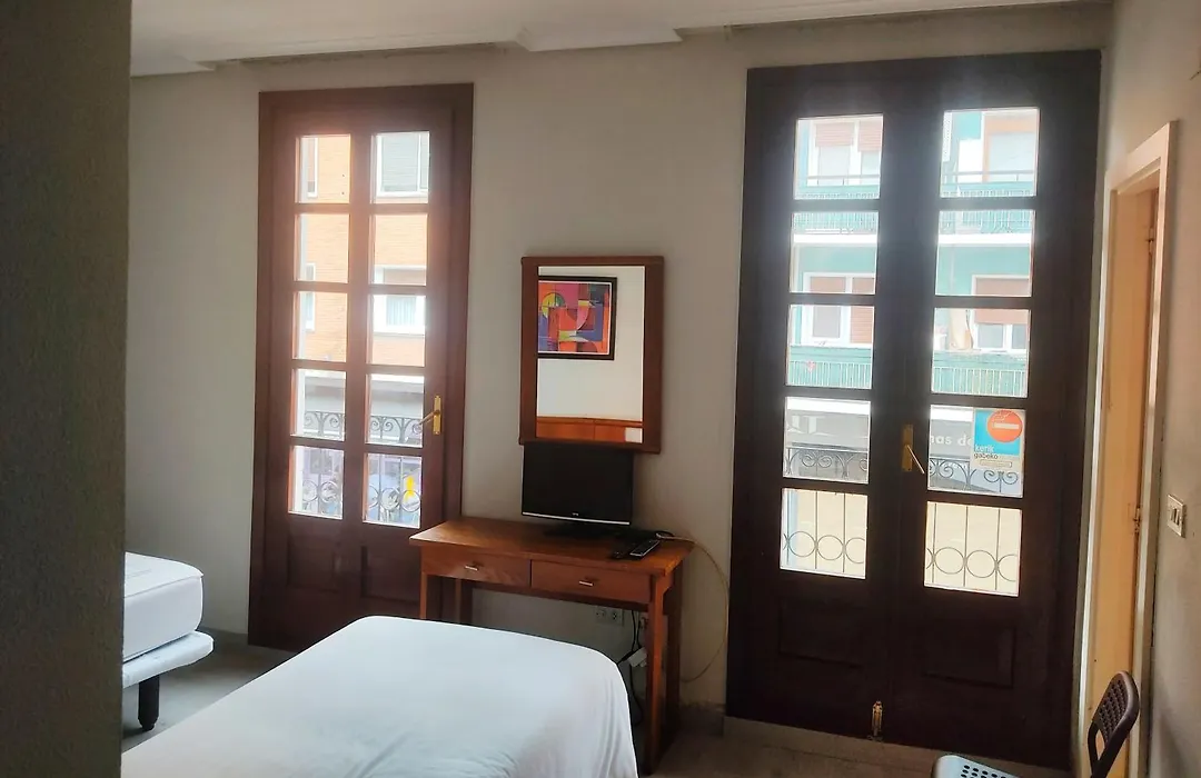 Hotel Lauxeta Berria-1