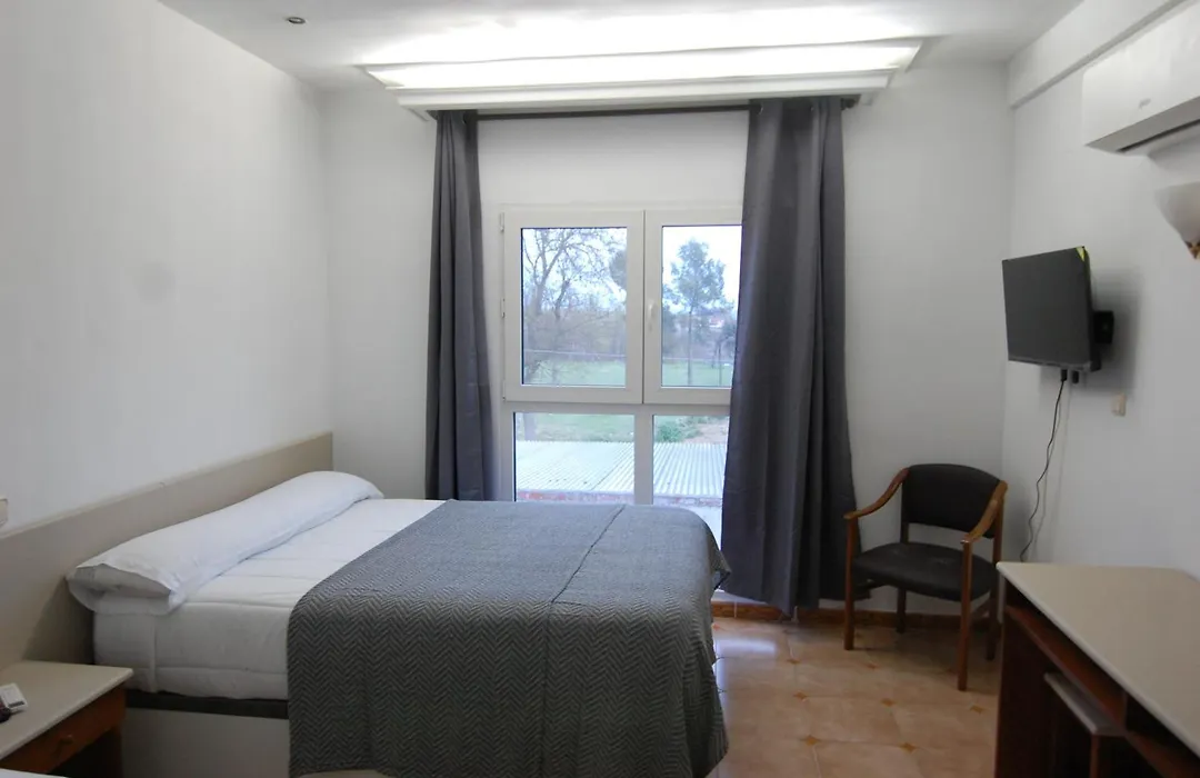 El Hostal 36-1