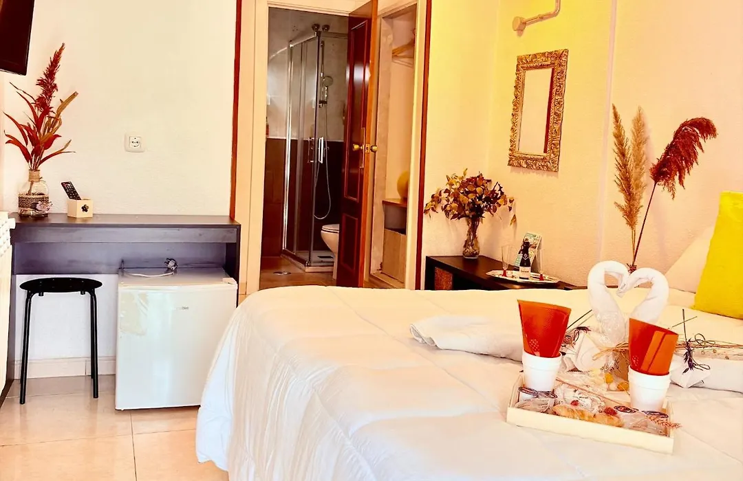 Hostal La Rosa-1
