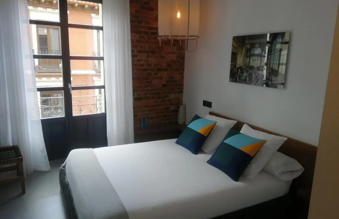 13 Suites-1