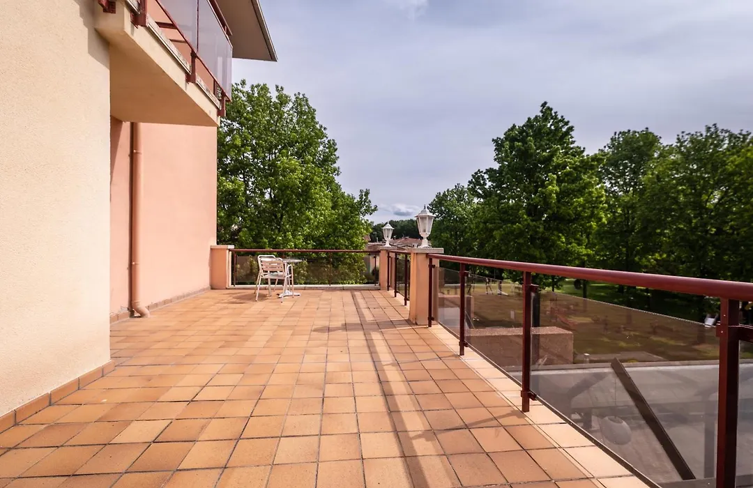 Hotel La Perla D'Olot-1