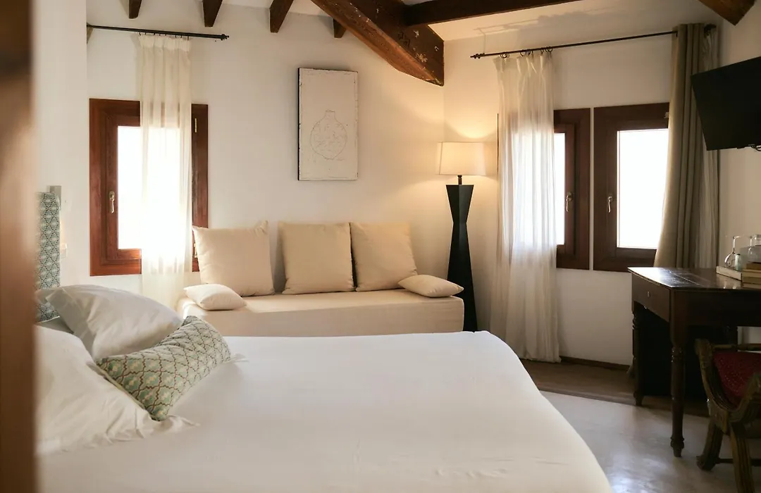 Hotel Forn Nou-1