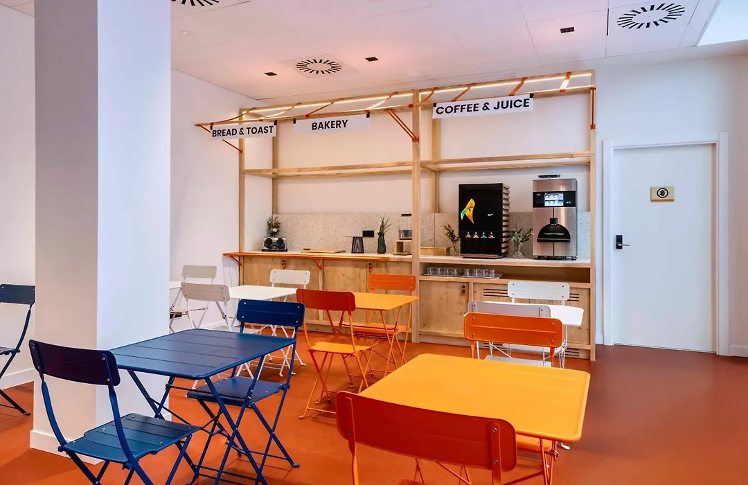 easyHotel Barcelona La Sagrera-1
