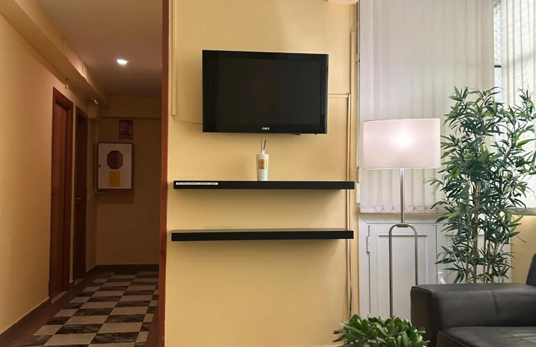 Hostal Aeropuerto-1