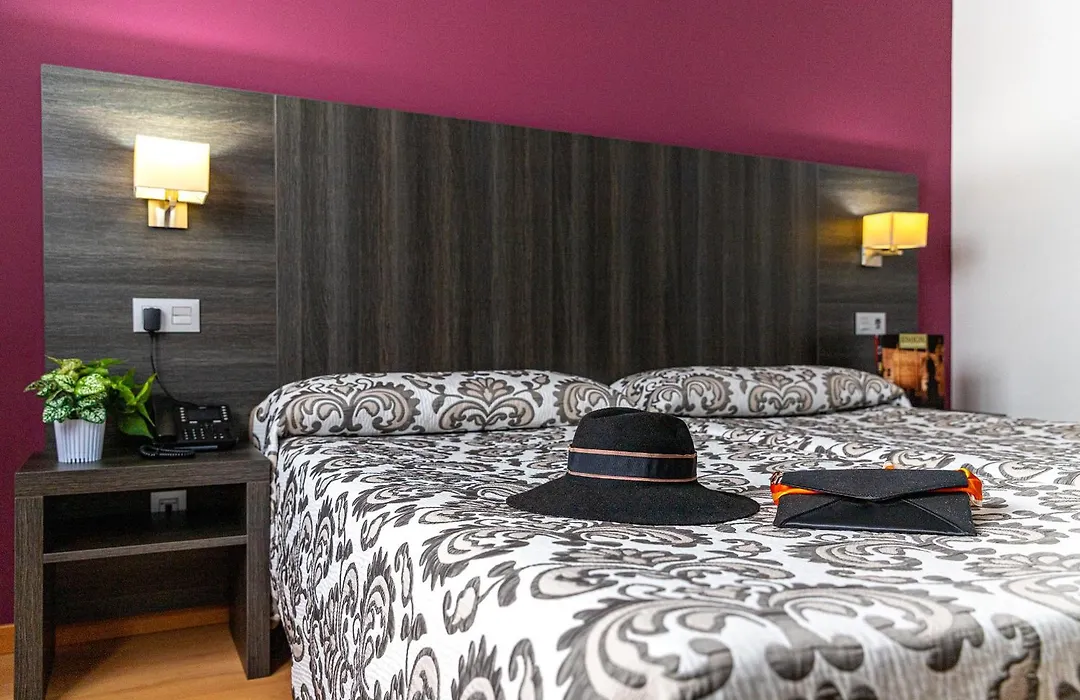 Hotel Abades Via Norte-1