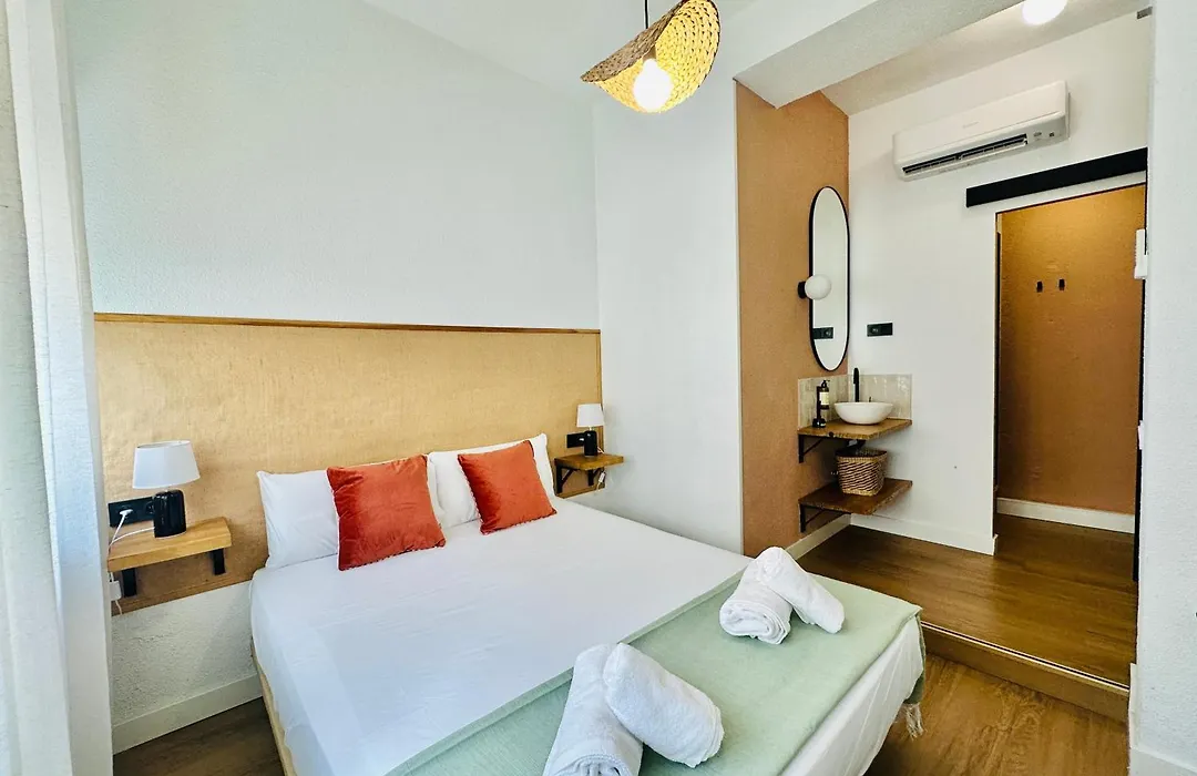 Autentic Boutique Moncloa-1