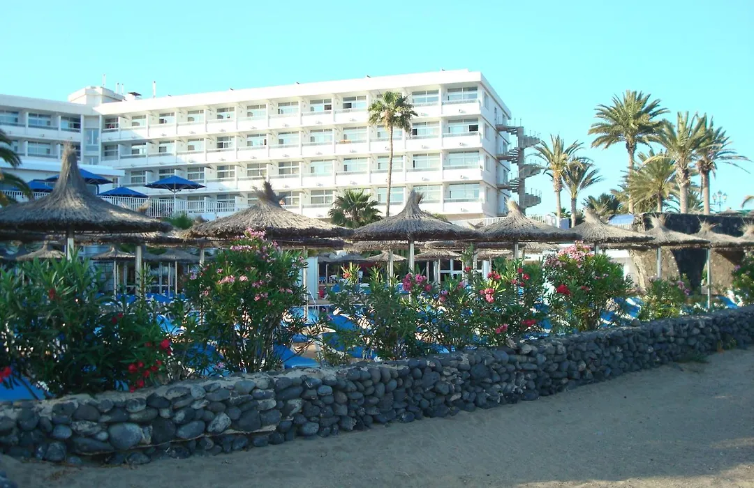 Vik Hotel San Antonio-1