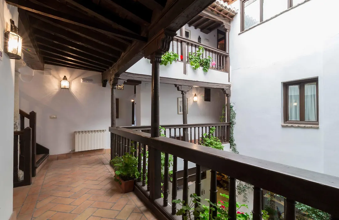 Casa Del Capitel Nazari-1