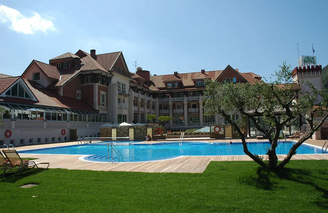 Gran Hotel Balneario De Puente Viesgo-1