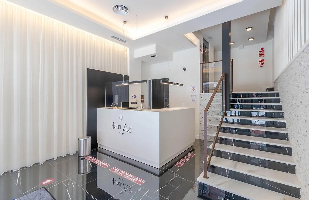 Hotel Zeus-1