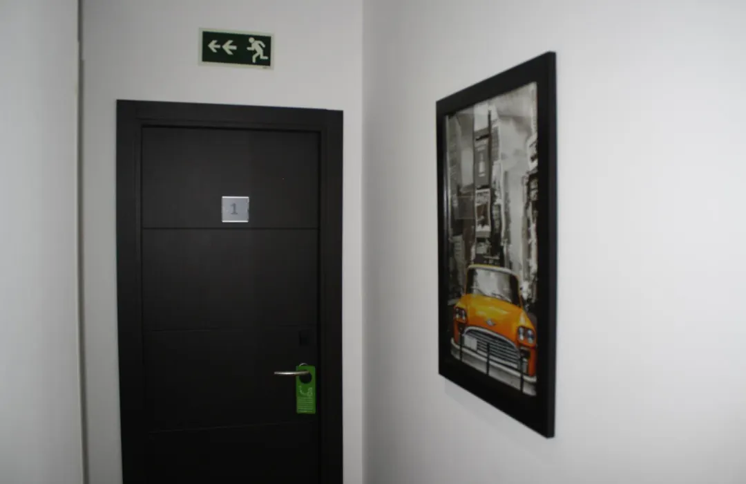 Hostal MH Fuencarral-1