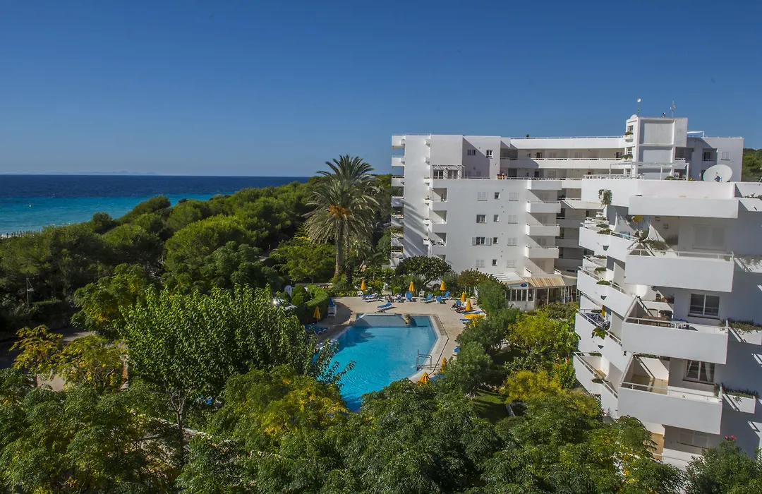 Hamilton Court-1