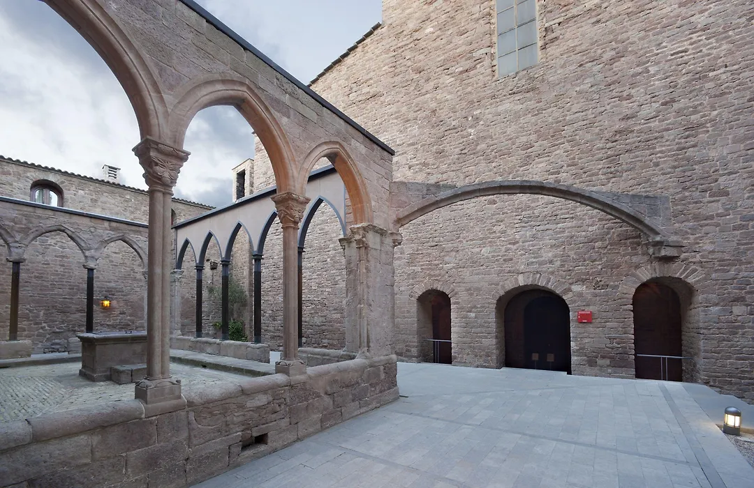 Parador De Cardona-1