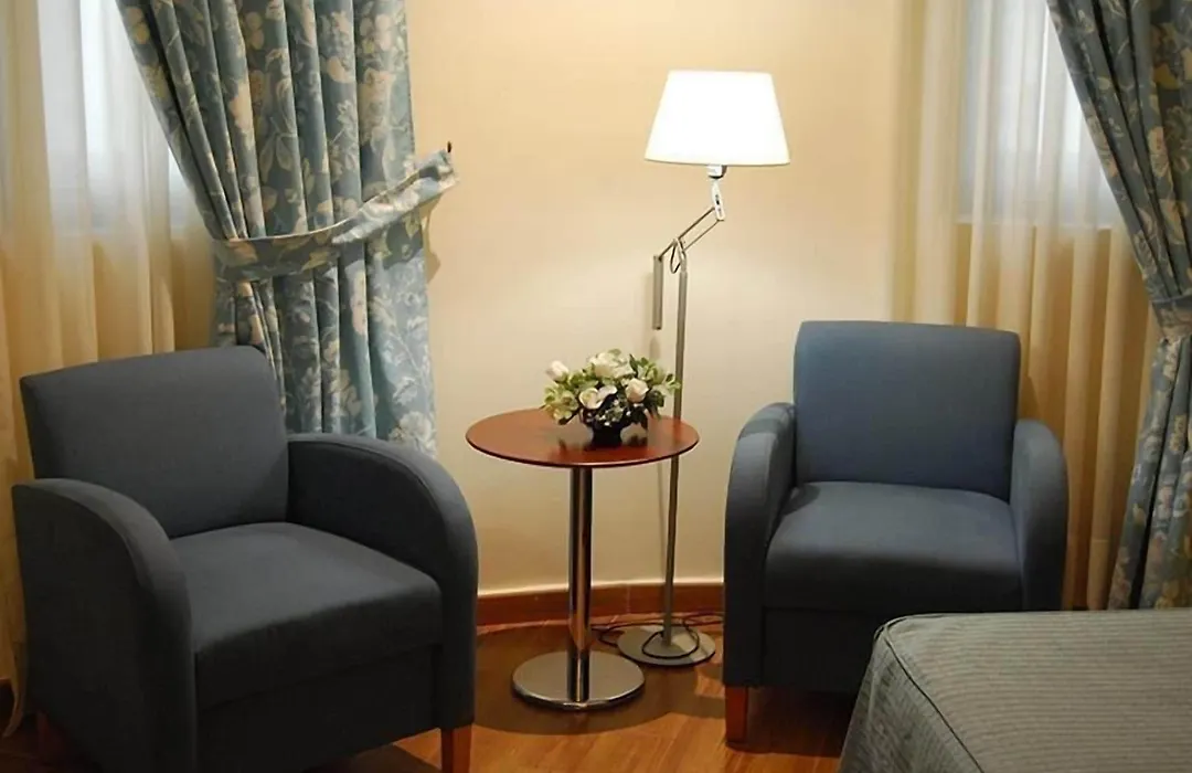 Hotel Mieres Del Camino-1