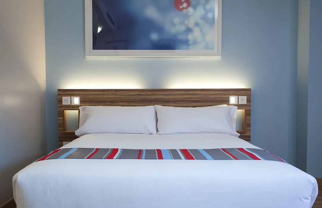 Travelodge Valencia Aeropuerto-1