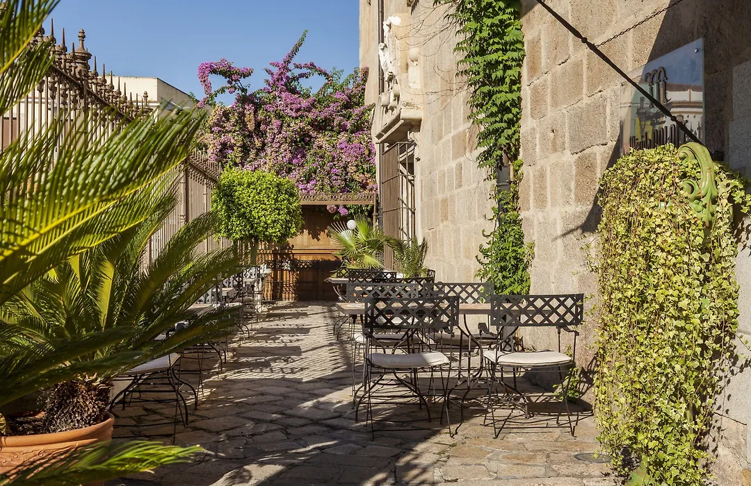 Hotel Ilunion Merida Palace-1
