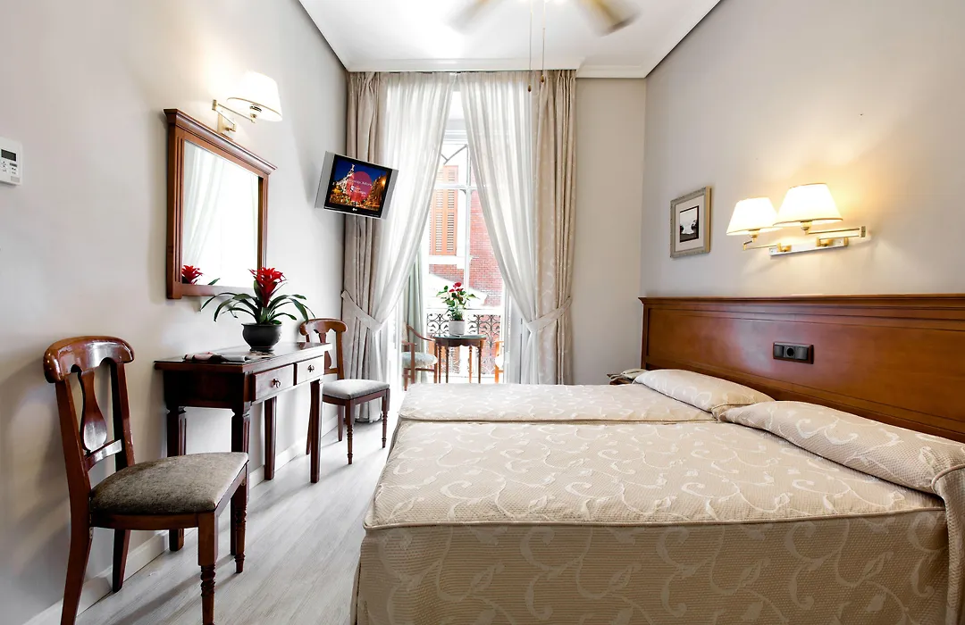 Hostal Macarena-1