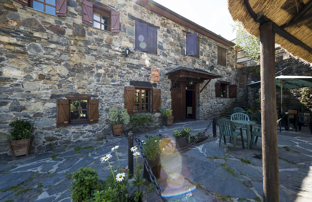 Hotel Rural Valle De Ancares-1