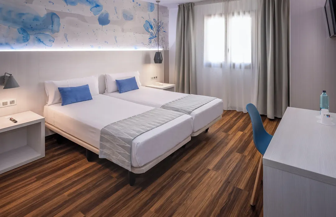 Hostal Operaramblas-1