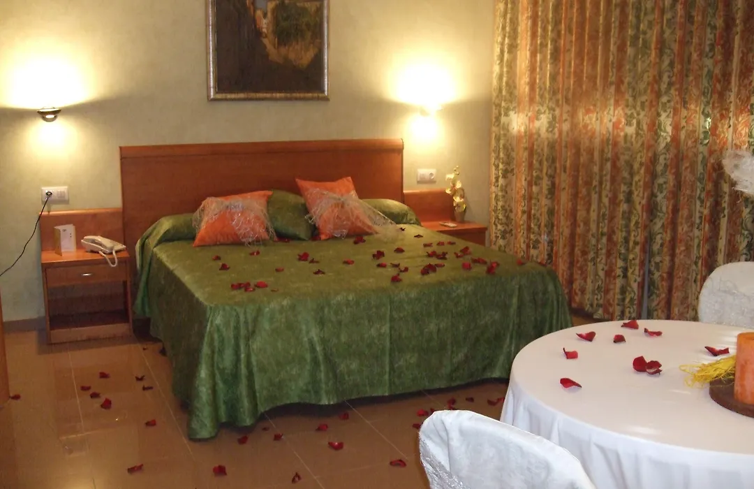 Hotel Fonda Neus-1