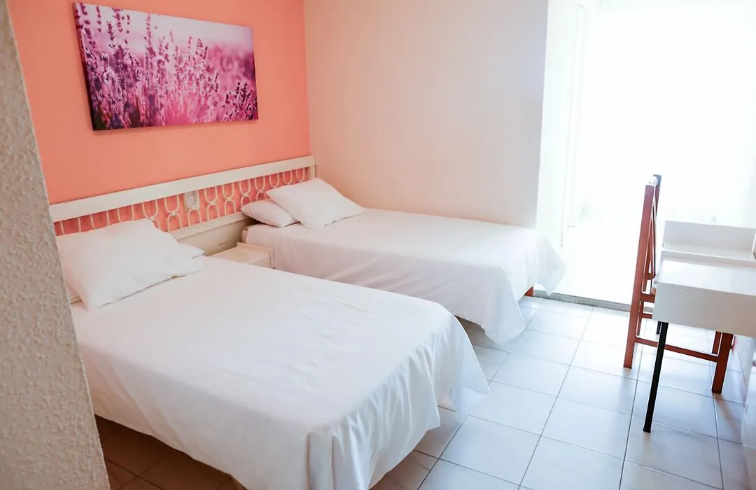 Hostal Isla Playa-1